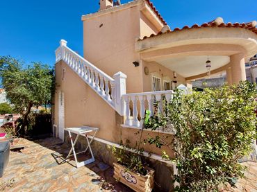 Villa mit Balkon zum Verkauf in Ciudad Quesada