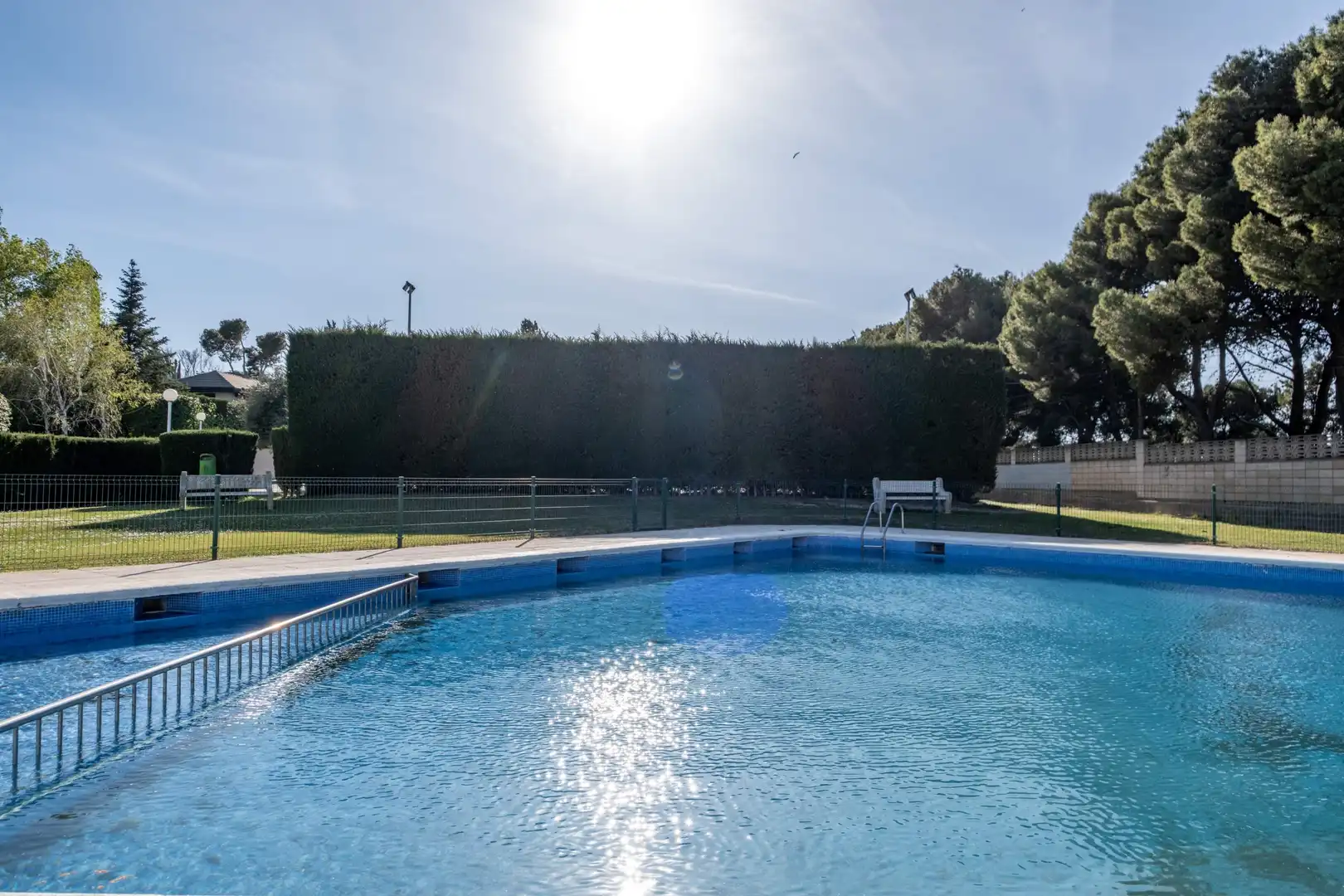 Swimming pool of Residential for sale in Zaragoza