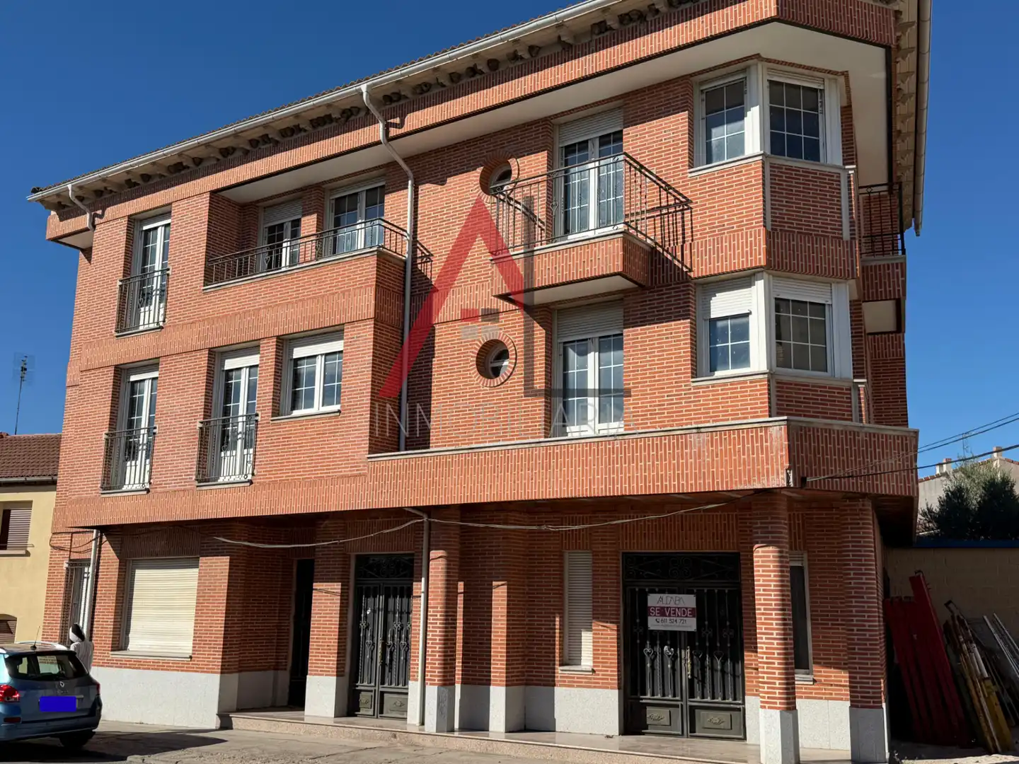 Altri in vendita a Avenida Coca 10