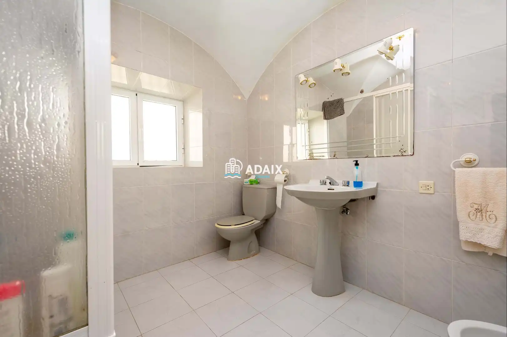Badezimmer von Einfamilien-Reihenhaus zum Verkauf in Brozas mit Terrasse, Abstellraum und Balkon