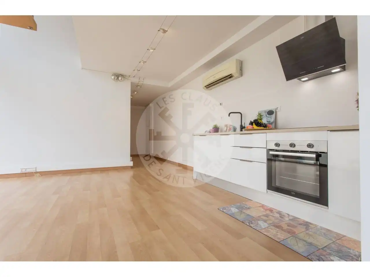 Küche von Büro zum Verkauf in Sant Vicenç de Castellet mit Klimaanlage