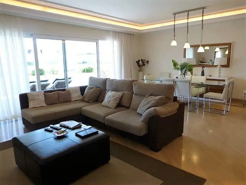 Sala de estar de Apartamento de alquiler en Marbella con Aire acondicionado, Terraza y Amueblado