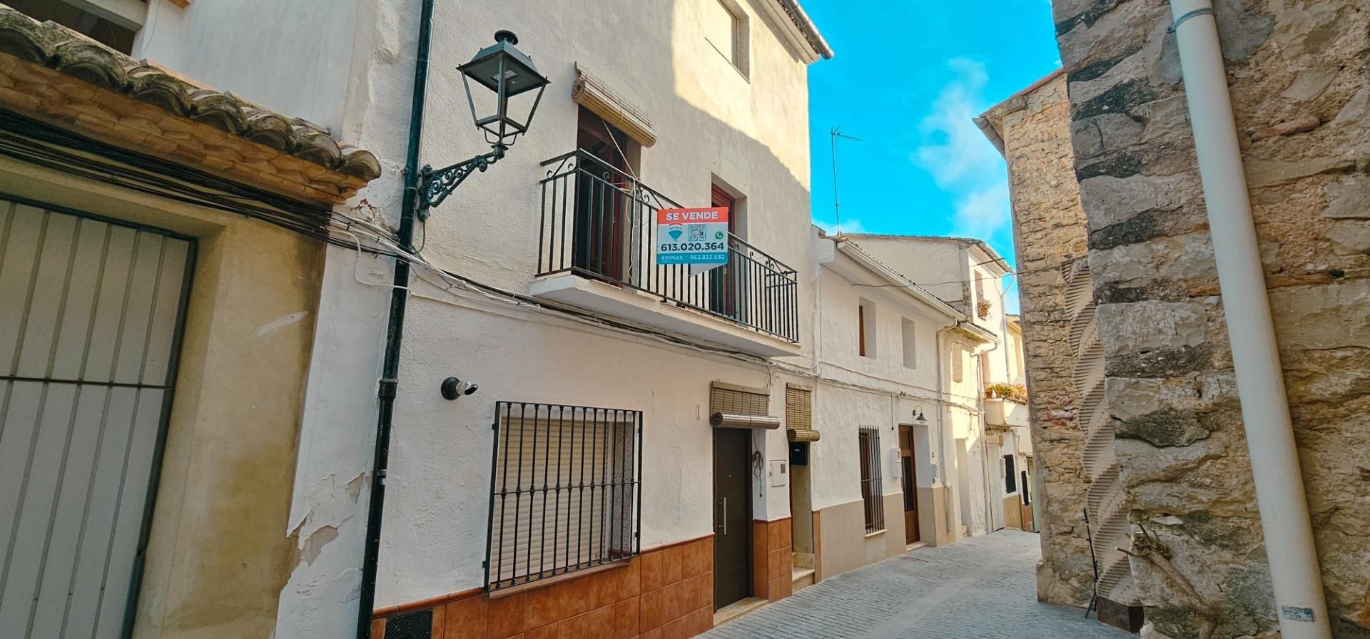 Exterior view of House or chalet for sale in Otos  with Air Conditioner, Heating and Terrace