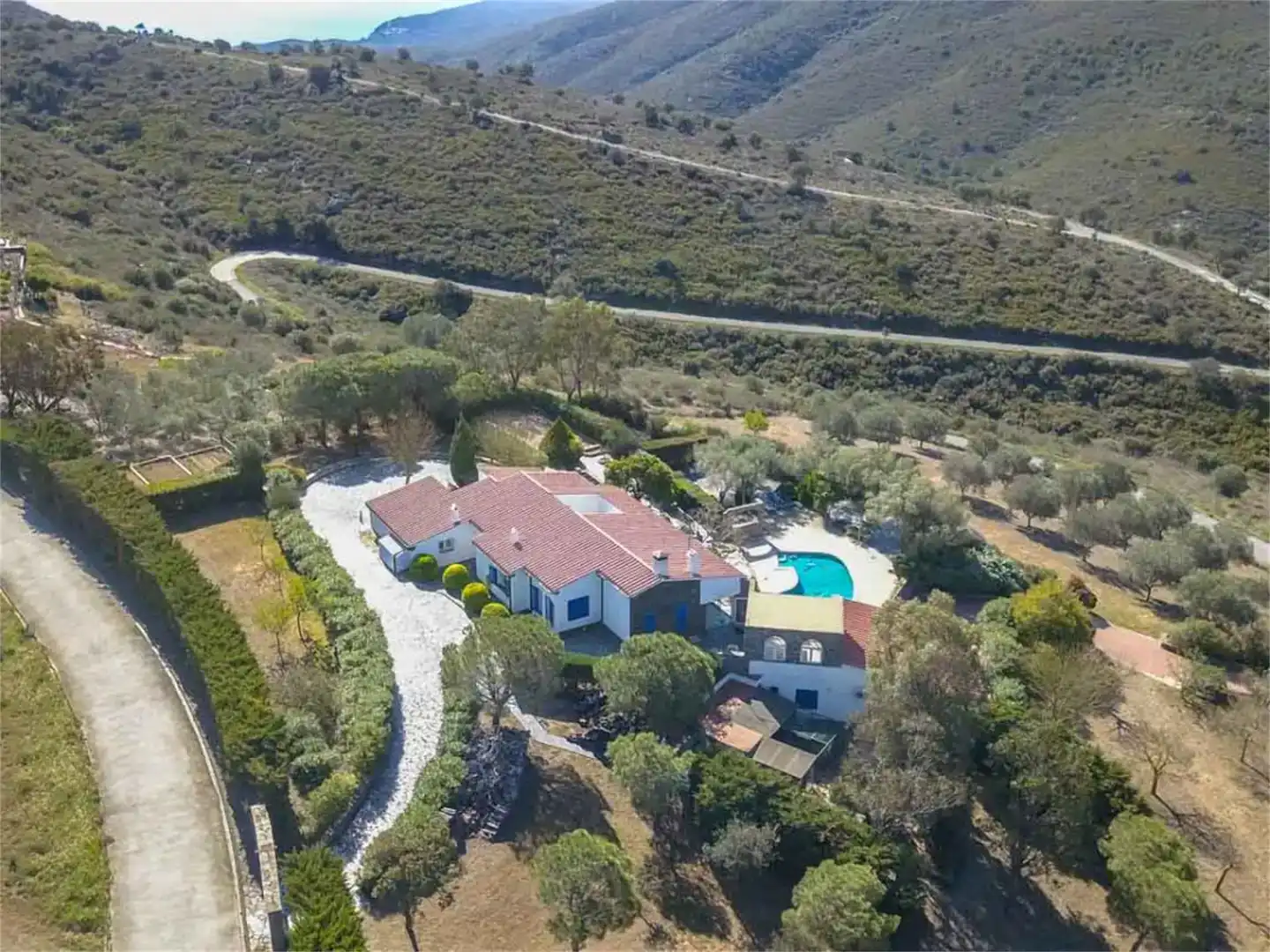 Vista exterior de Finca rústica en venda en Cadaqués amb Aire condicionat, Jardí privat i Piscina