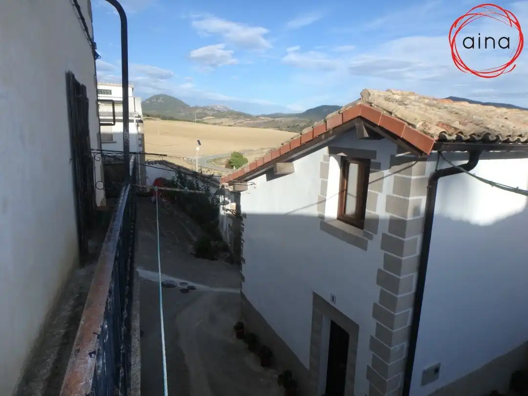 Vista exterior de Casa o chalet en venta en Guesálaz / Gesalatz con Balcón