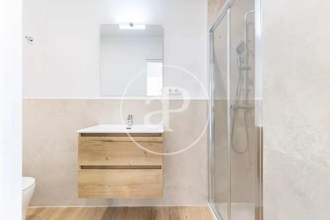 Baño de Loft en venta en Cerdanyola del Vallès con Calefacción, Terraza y Trastero