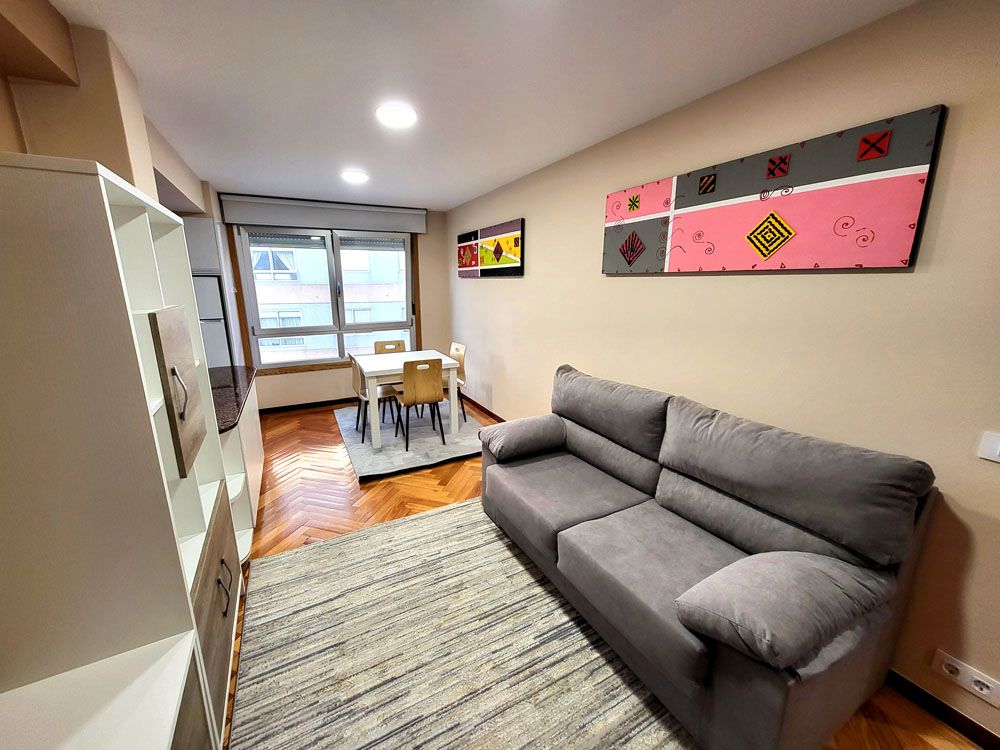 Living room of Apartment to rent in Vigo   with Parquet flooring, Furnished and Oven