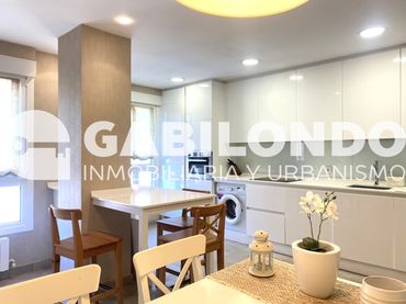 Piso con balcón en venta en San Frantzisko Kalea