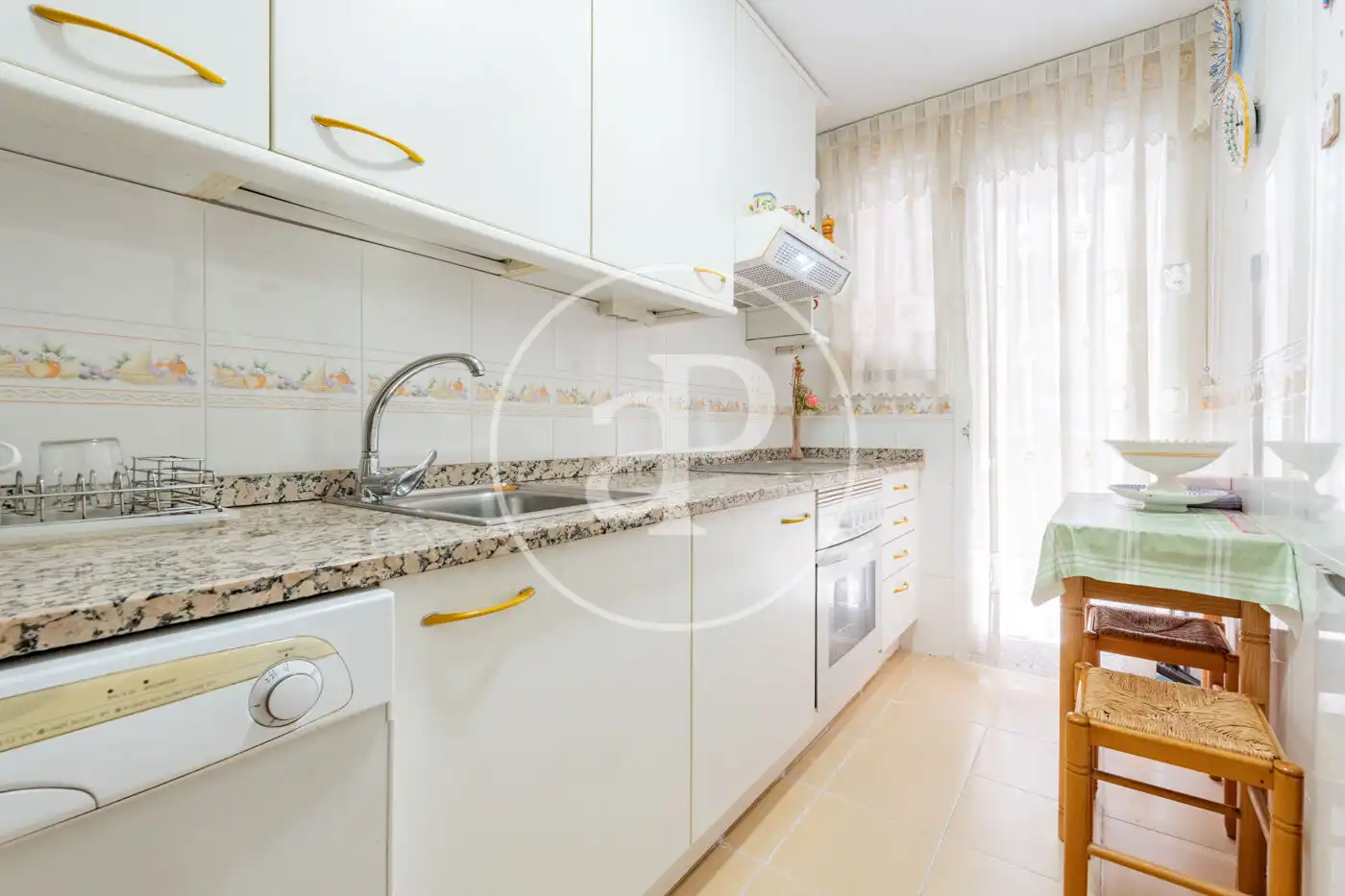 Cocina de Piso en venta en Madrid con Aire acondicionado, Calefacción y Jardín privado