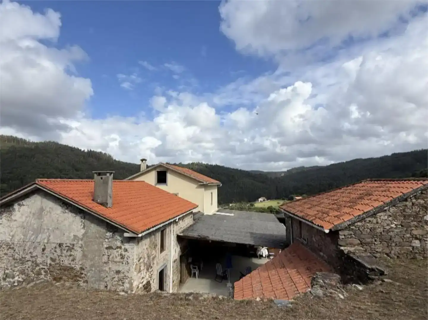 Vista exterior de Pis en venda en Valdoviño amb Jardí privat, Traster i Moblat