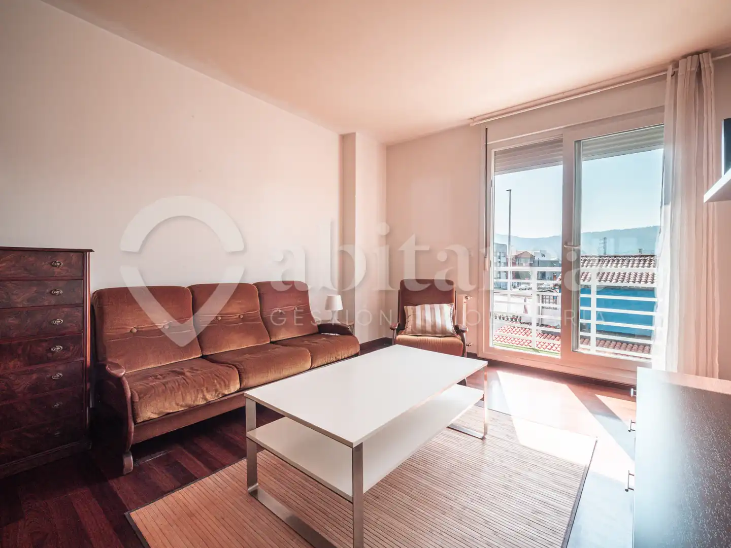 Sala de estar de Piso en venta en El Astillero   con Calefacción, Parquet y Trastero
