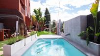 Swimming pool of House or chalet to rent in  Barcelona Capital  with Air Conditioner, Heating and Private garden