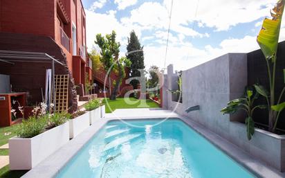 Swimming pool of House or chalet to rent in  Barcelona Capital  with Air Conditioner, Heating and Private garden