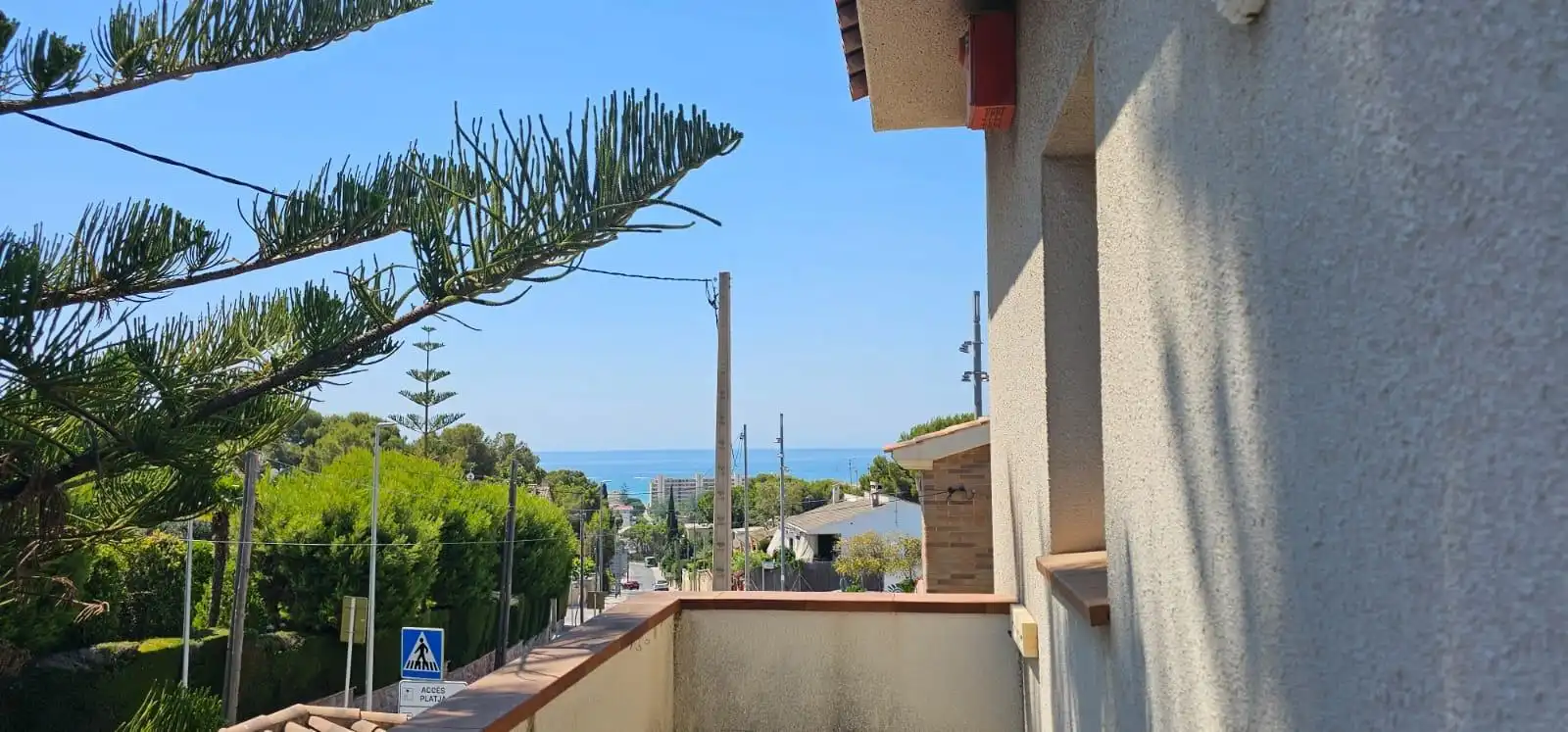 Vista exterior de Casa o chalet en venta en Calafell con Balcón