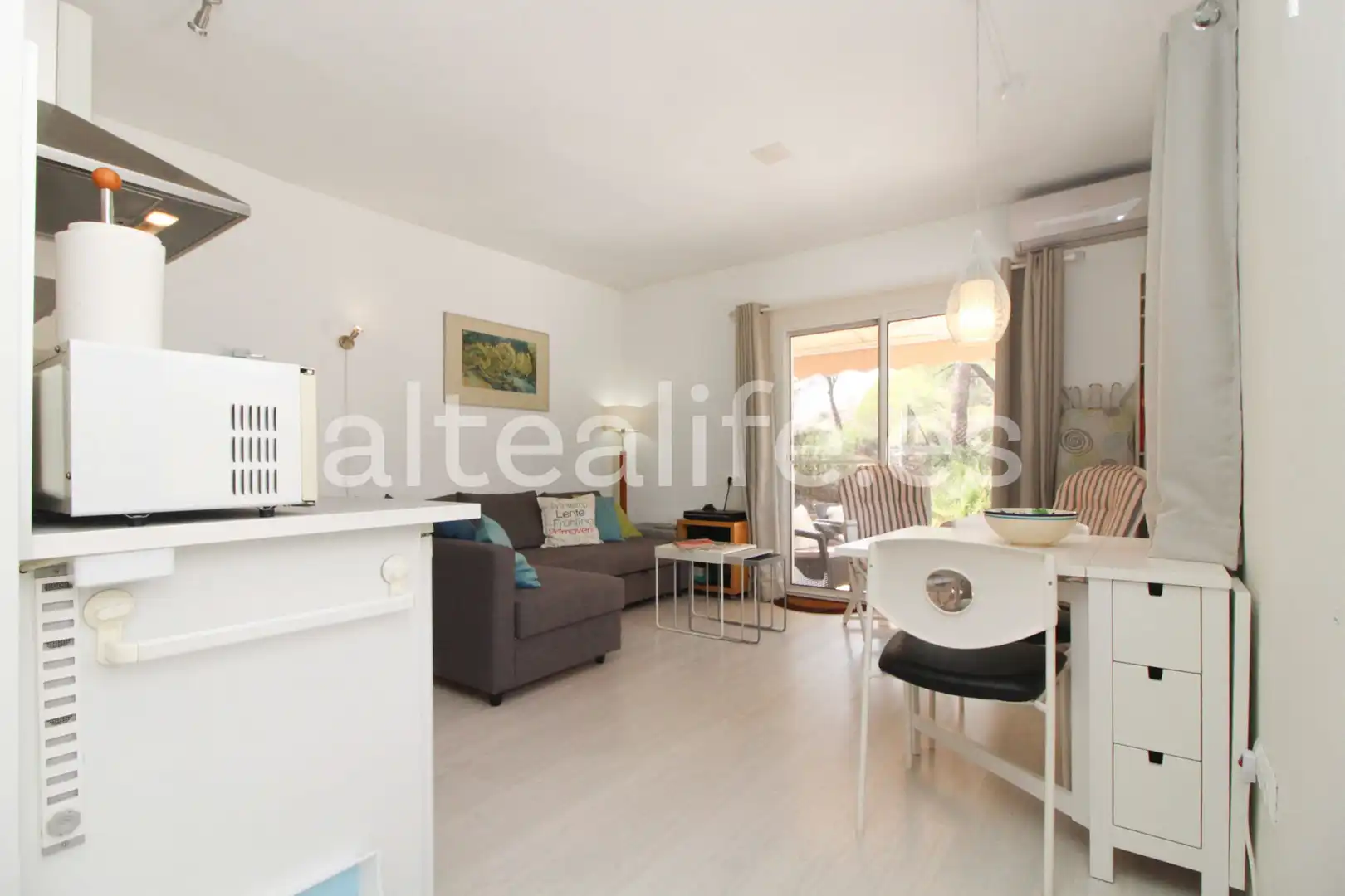 Sala d'estar de Casa o xalet en venda en Altea amb Aire condicionat, Jardí privat i Terrassa