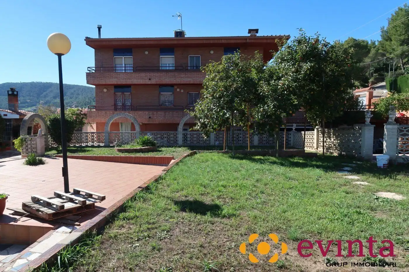 Vista exterior de Casa o chalet en venta en Vallirana con Calefacción, Jardín privado y Trastero