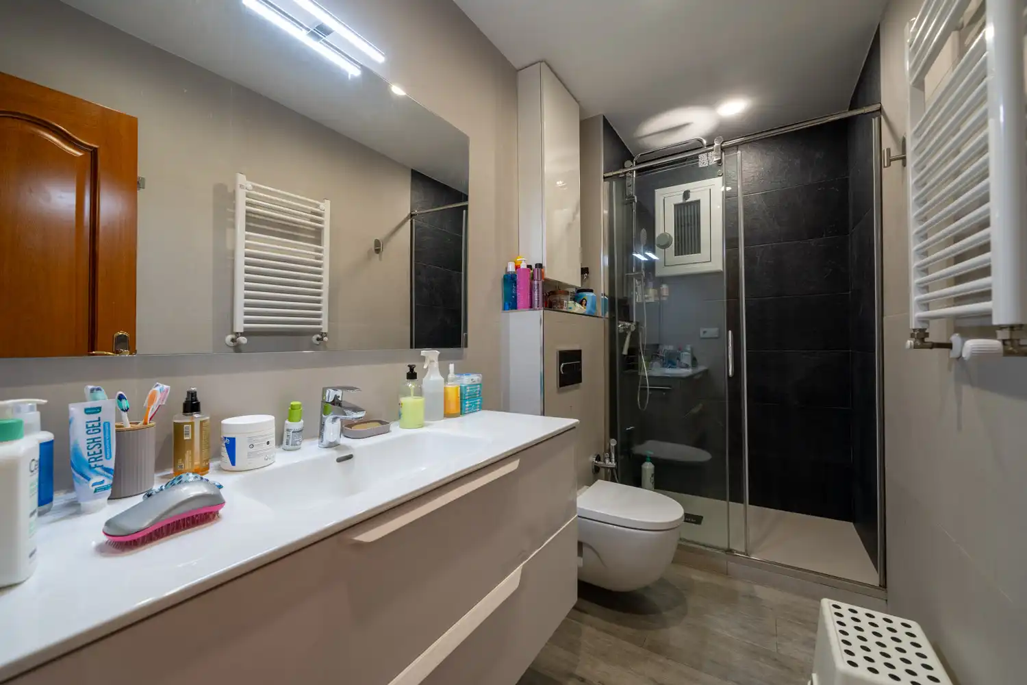 Bathroom of Flat for sale in Santa Coloma de Gramenet  with Air Conditioner, Heating and Terrace