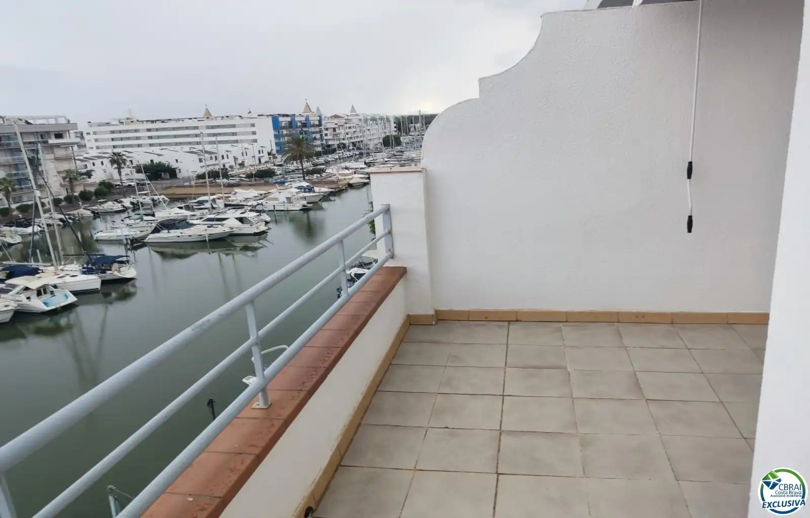 Pis amb ascensor en venda a Avenida Port Estaca 20