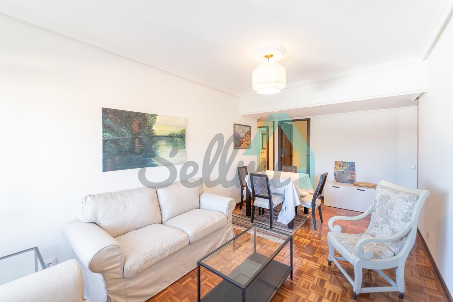 Living room of Flat to rent in Oviedo   with Heating, Parquet flooring and Furnished