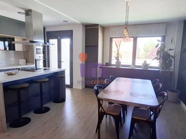 Casa con piscina en venta en Valdepeñas