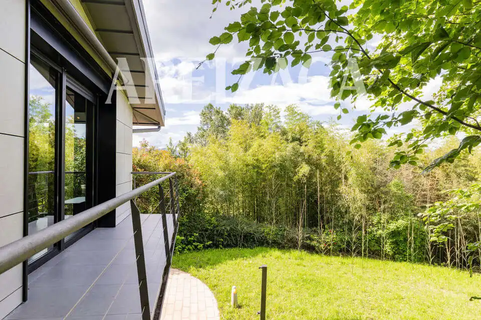 Terrassa de Casa o xalet en venda en Miramon - Zorroaga