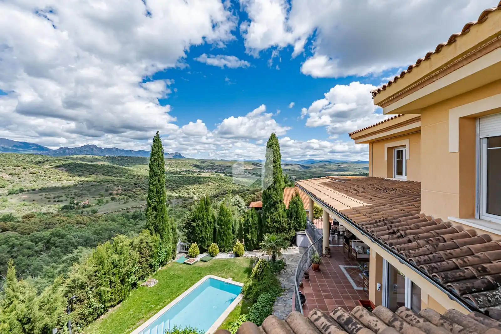Vista exterior de Casa o chalet en venta en Venturada con Calefacción, Jardín privado y Terraza