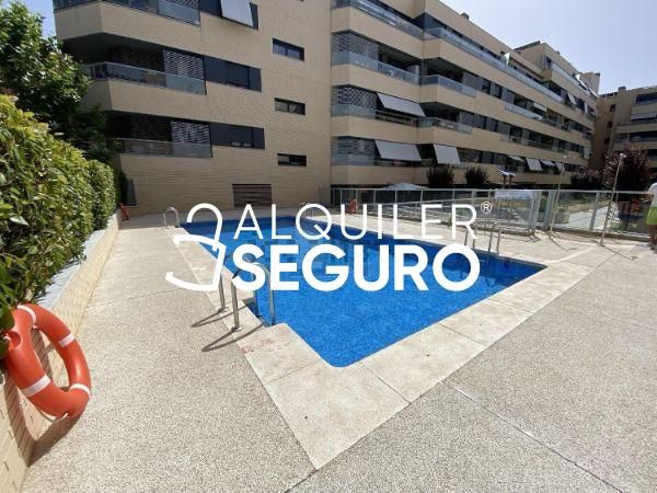 Piscina de Piso de alquiler en  Madrid Capital con Aire acondicionado, Calefacción y Terraza