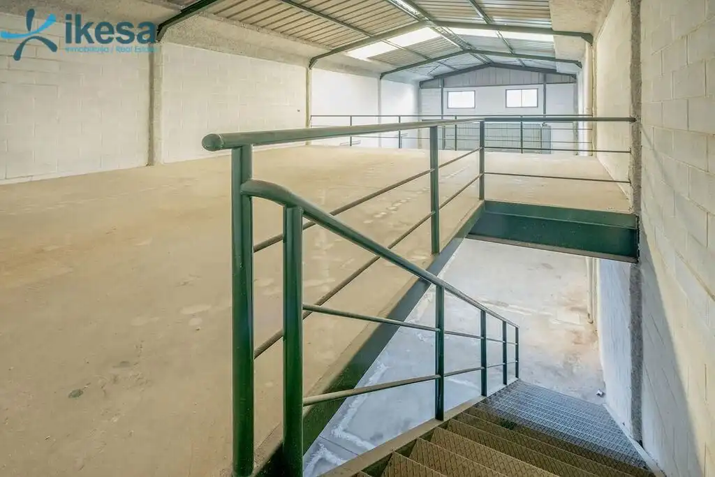 Fabrikhallen zum Verkauf in Nuevo Parque - Los Rosales - Tráfico Pesado