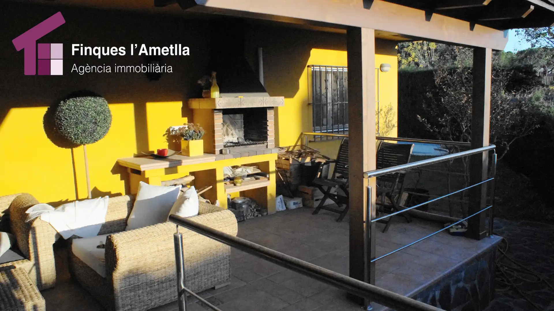 Vista exterior de Casa o xalet en venda en L'Ametlla del Vallès amb Aire condicionat, Calefacció i Jardí privat