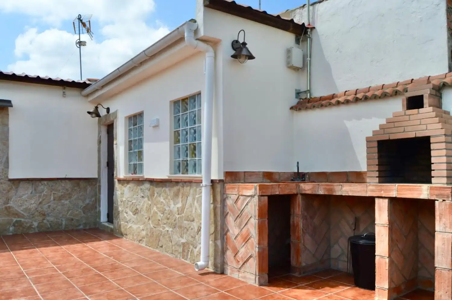 Exterior view of Houses for sale in Jerez de la Frontera  with Air Conditioner, Storage room and Balcony