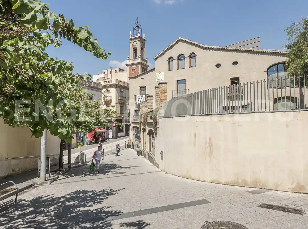 Vista exterior de Casa adosada en venda en Barcelona amb Calefacció i Terrassa