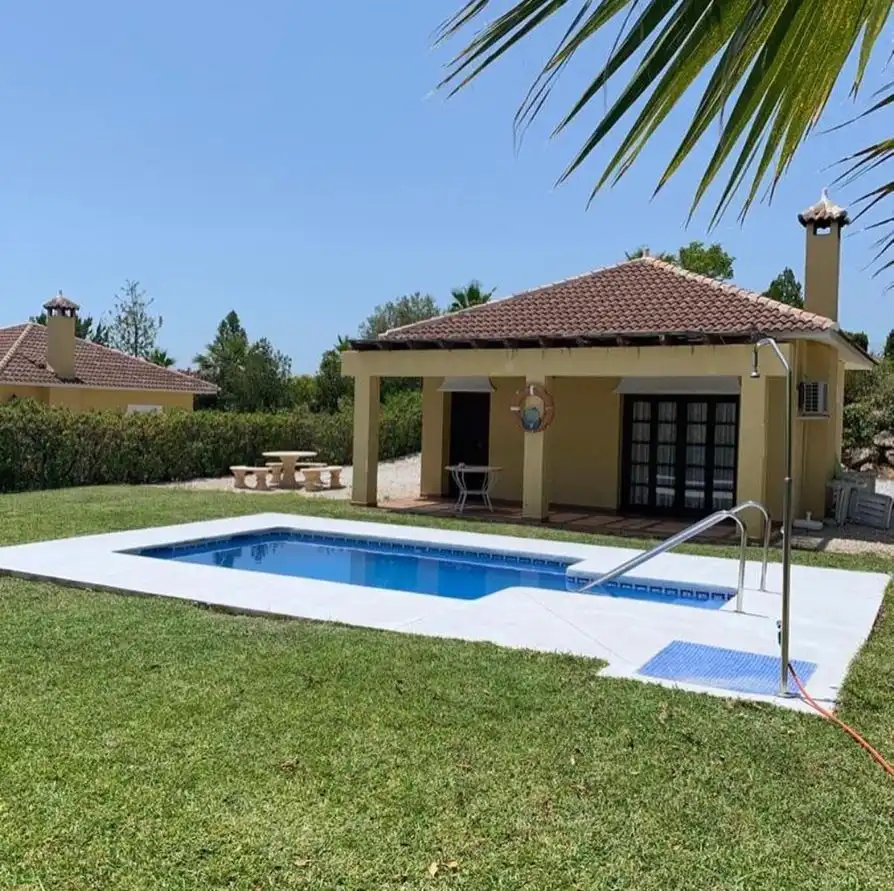 Piscina de Edifici en venda en Periana