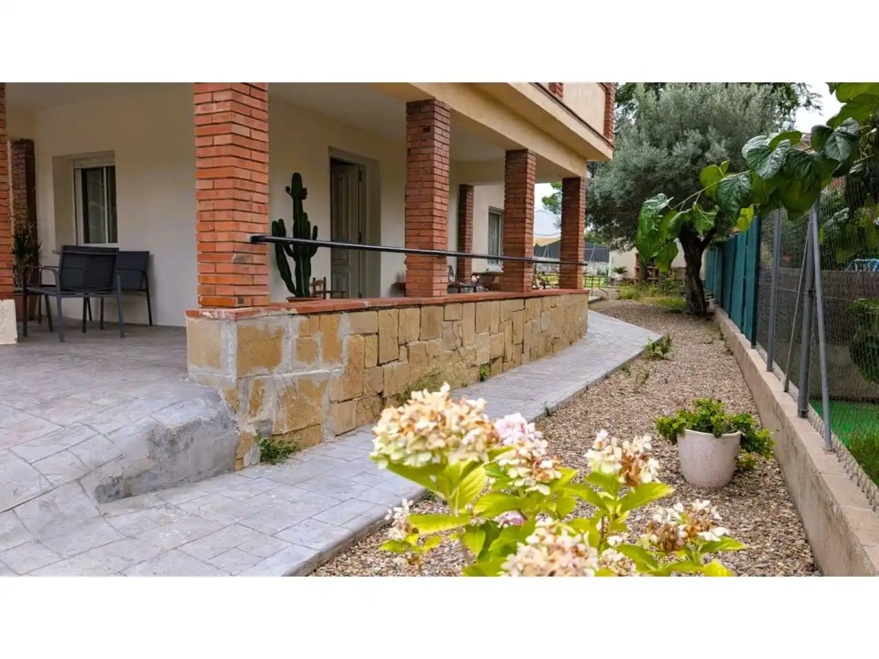 Terrassa de Casa o xalet en venda en Viladecavalls amb Aire condicionat, Calefacció i Jardí privat