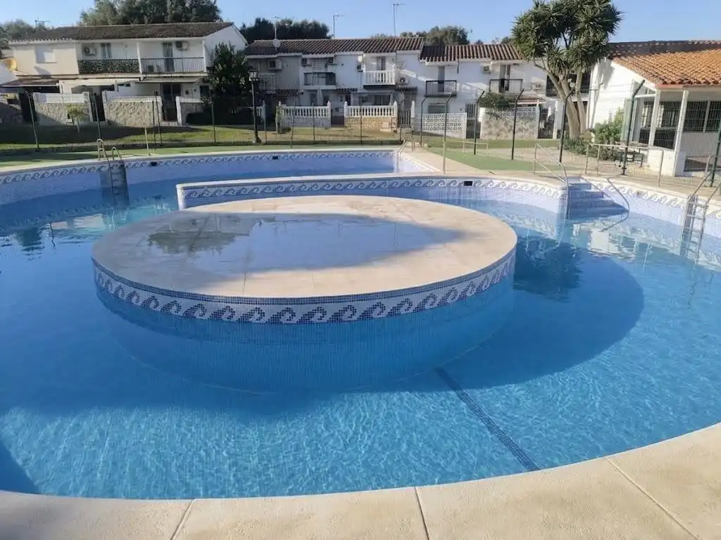 Casa amb piscina en venda a Los Barrios, imagen 2