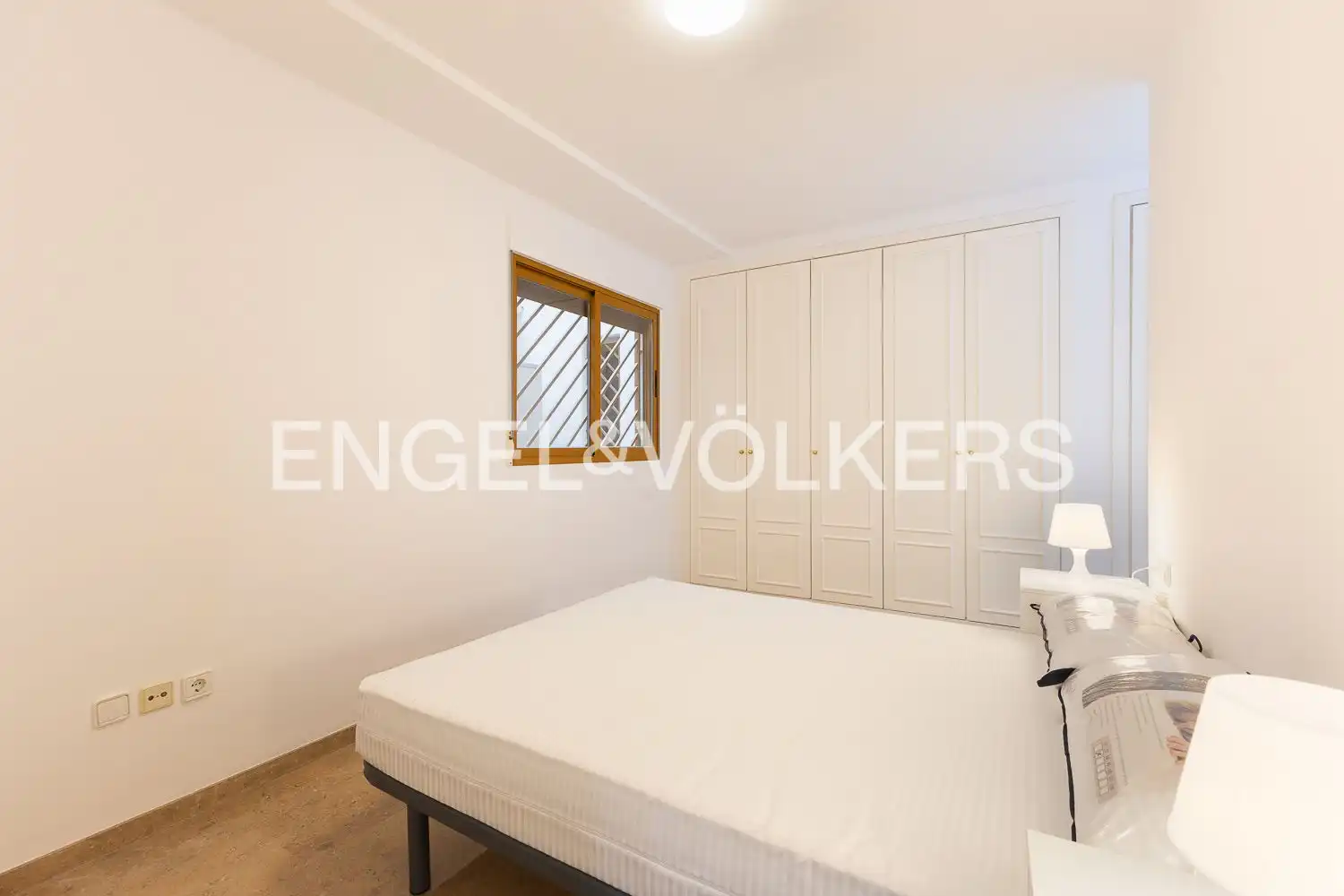 Bedroom of Flat for rent in Valencia  with Air Conditioner, Heating and Swimming Pool