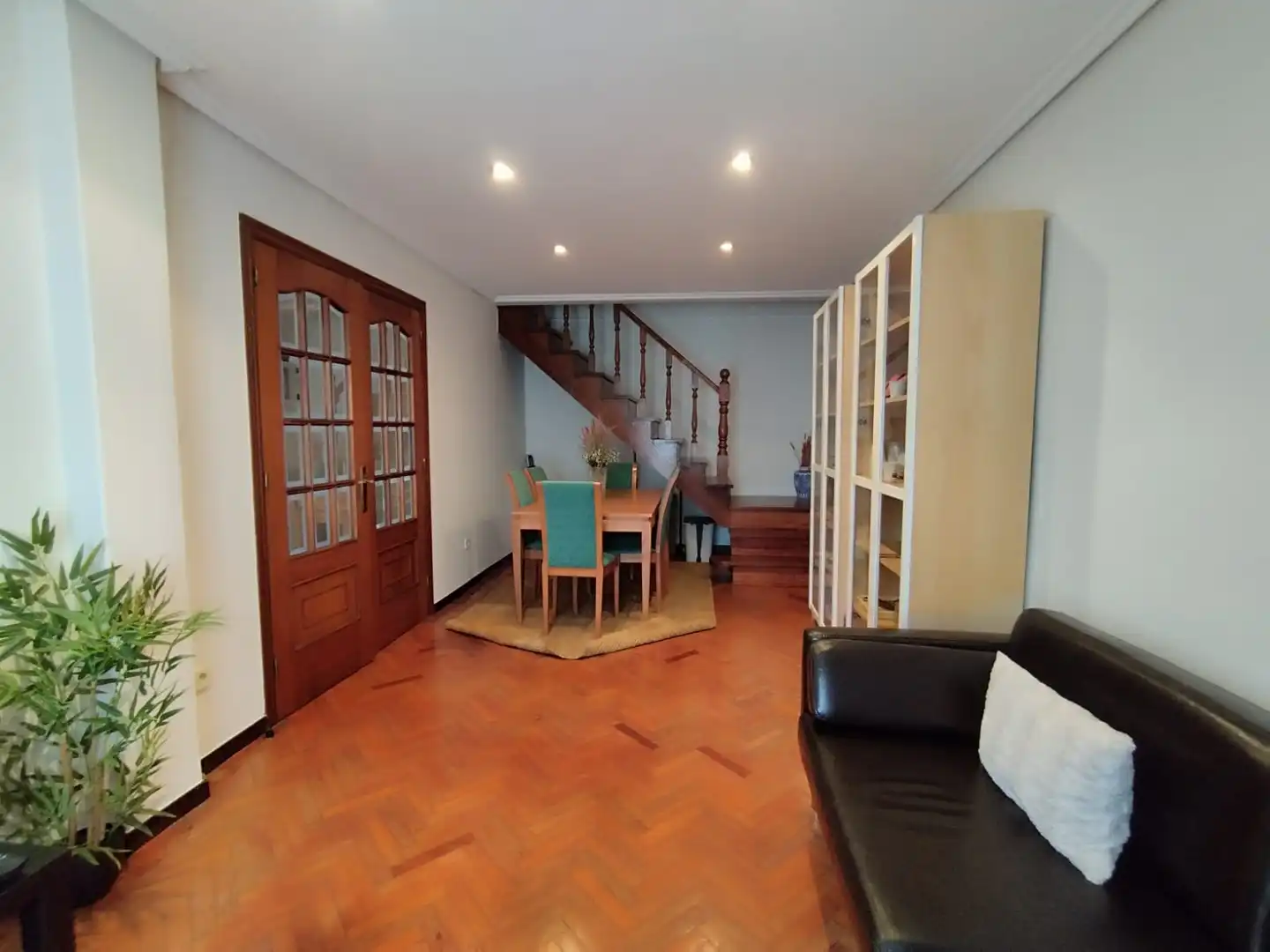 Wohnzimmer von Wohnung zur Miete in A Coruña Capital  mit Parkett, Möbliert und Ofen