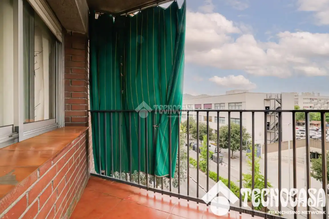 Terrassa de Pis en venda en Santa Coloma de Gramenet amb Aire condicionat, Calefacció i Balcó