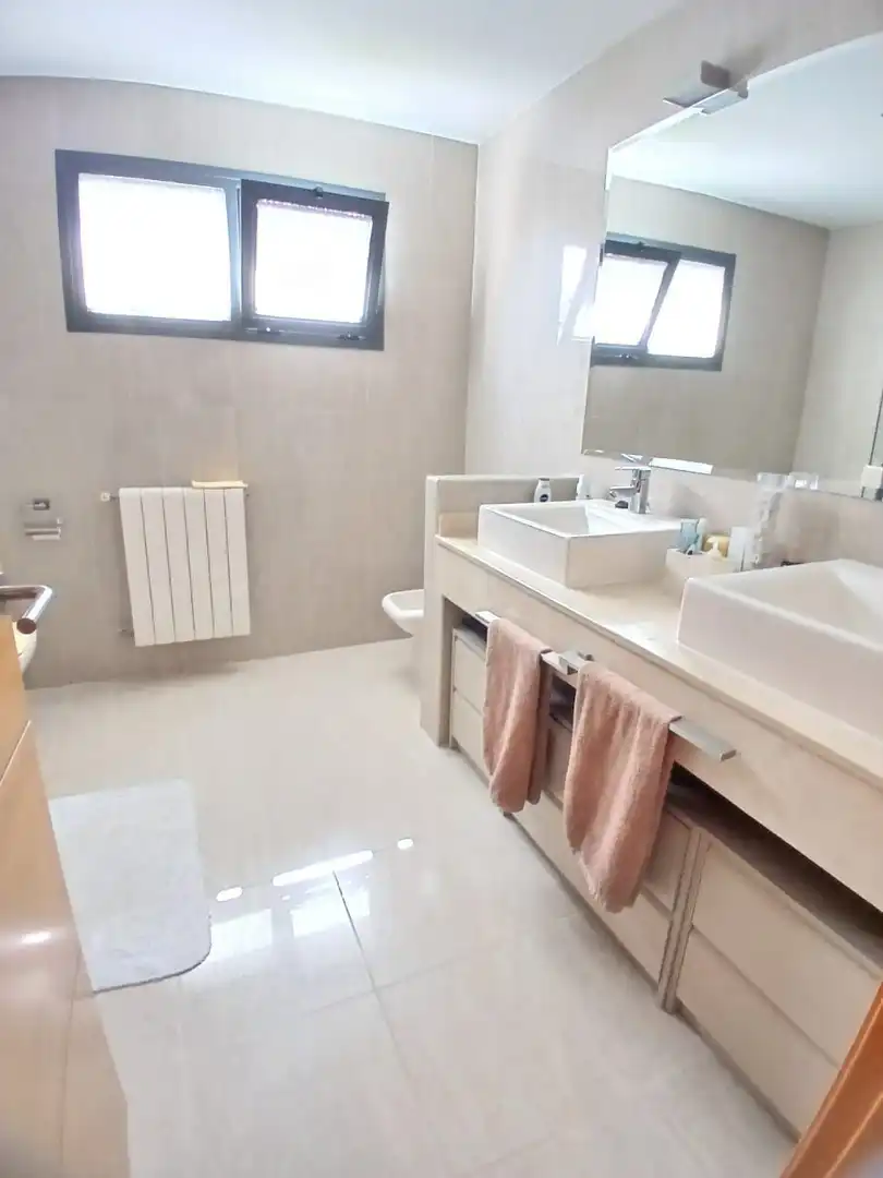 Bathroom of Houses for sale in Parla  with Heating, Private garden and Storage room