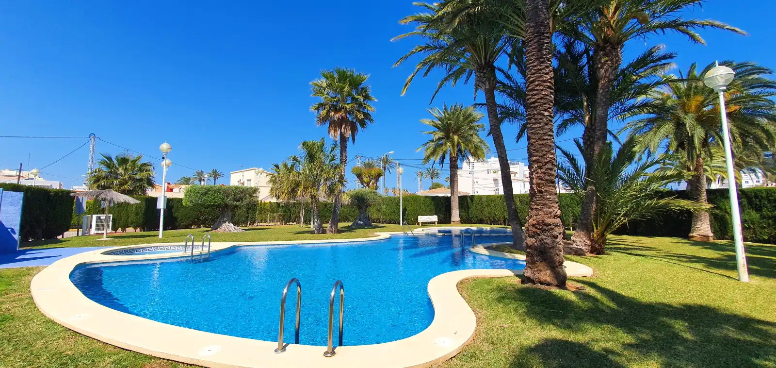 Piscina de Apartamento de alquiler en Dénia con Aire acondicionado, Calefacción y Terraza