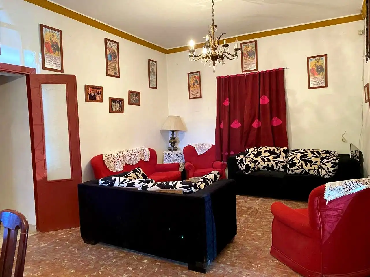 Sala d'estar de Casa o xalet en venda en Alcalá de Guadaira amb Jardí privat, Terrassa i Piscina