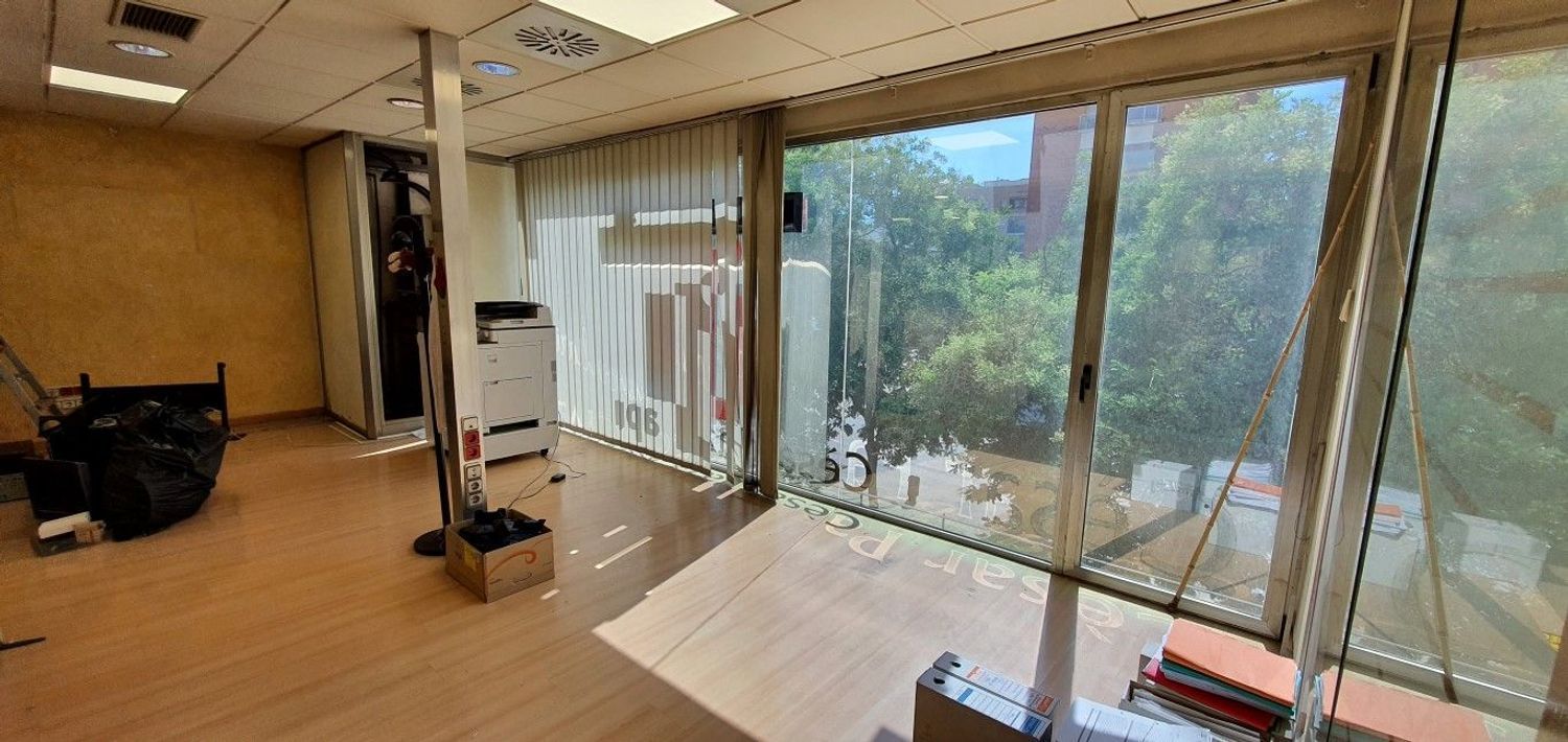Premises for sale in Mollet del Vallès  with Air Conditioner