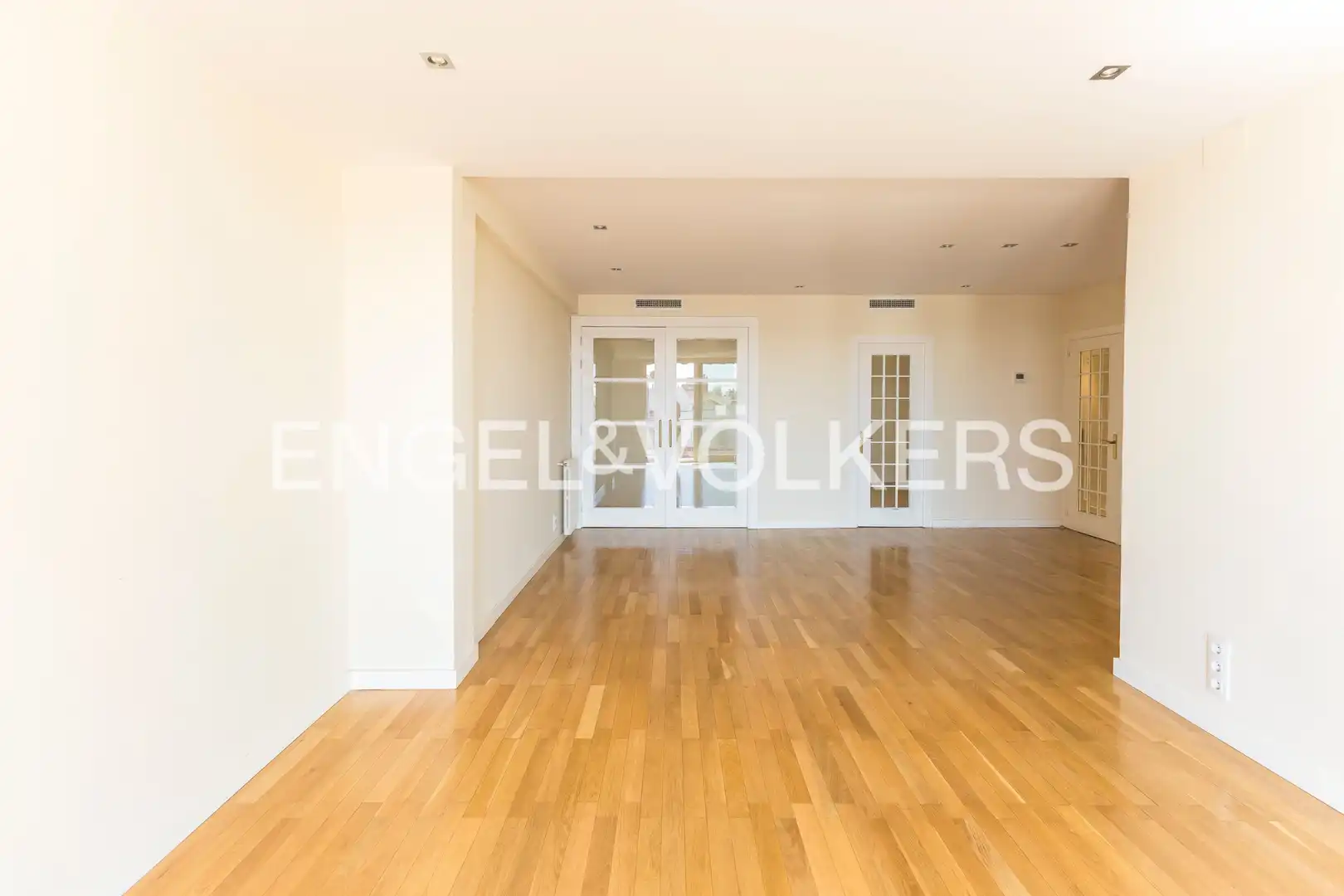 Comedor de Piso de alquiler en Madrid con Aire acondicionado, Calefacción y Parquet