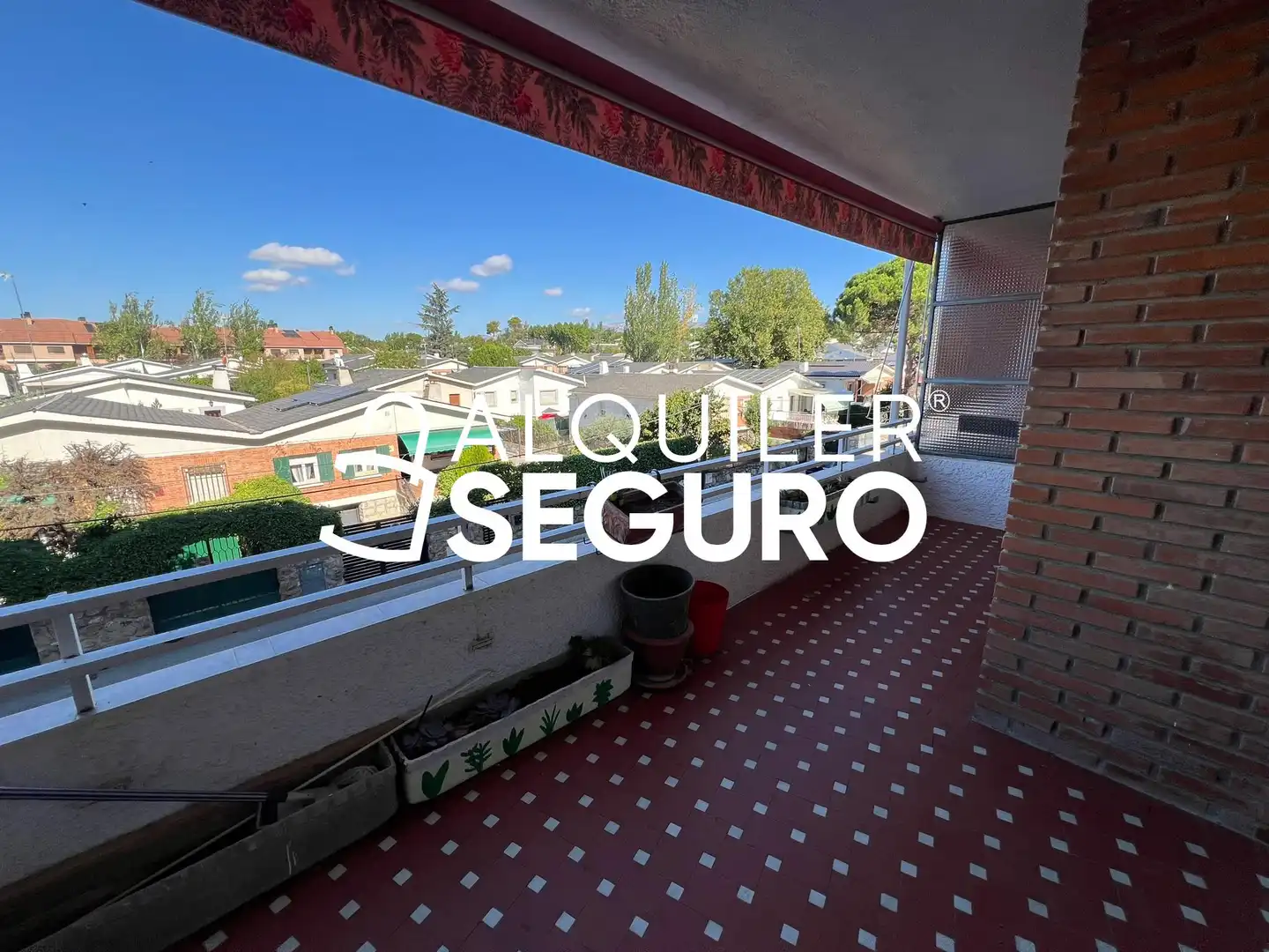 Außenansicht von Wohnung zur Miete in Colmenar Viejo mit Heizung, Terrasse und Schwimmbad