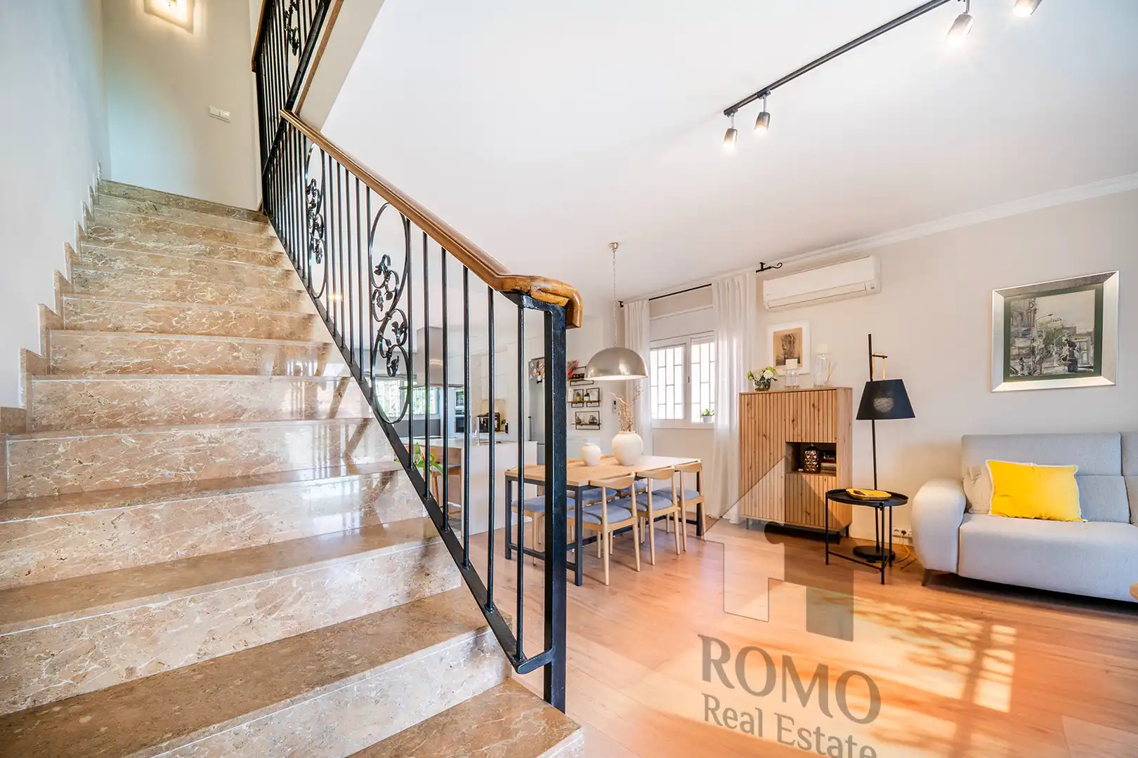 Casa pareada con terraza en venta en Santa Perpètua de Mogoda, imagen 24