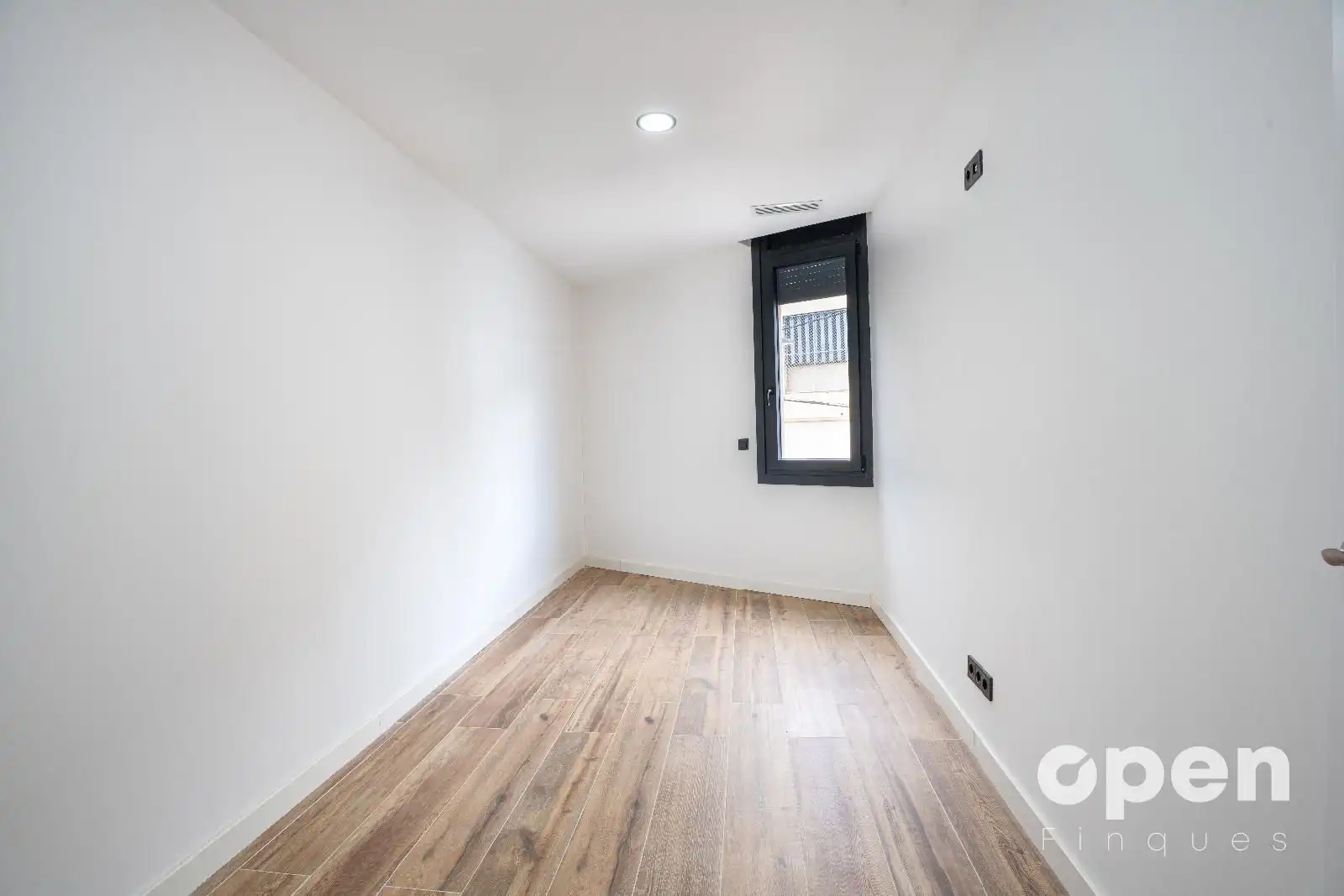 Schlafzimmer von Wohnung zum Verkauf in Terrassa mit Klimaanlage, Heizung und Terrasse