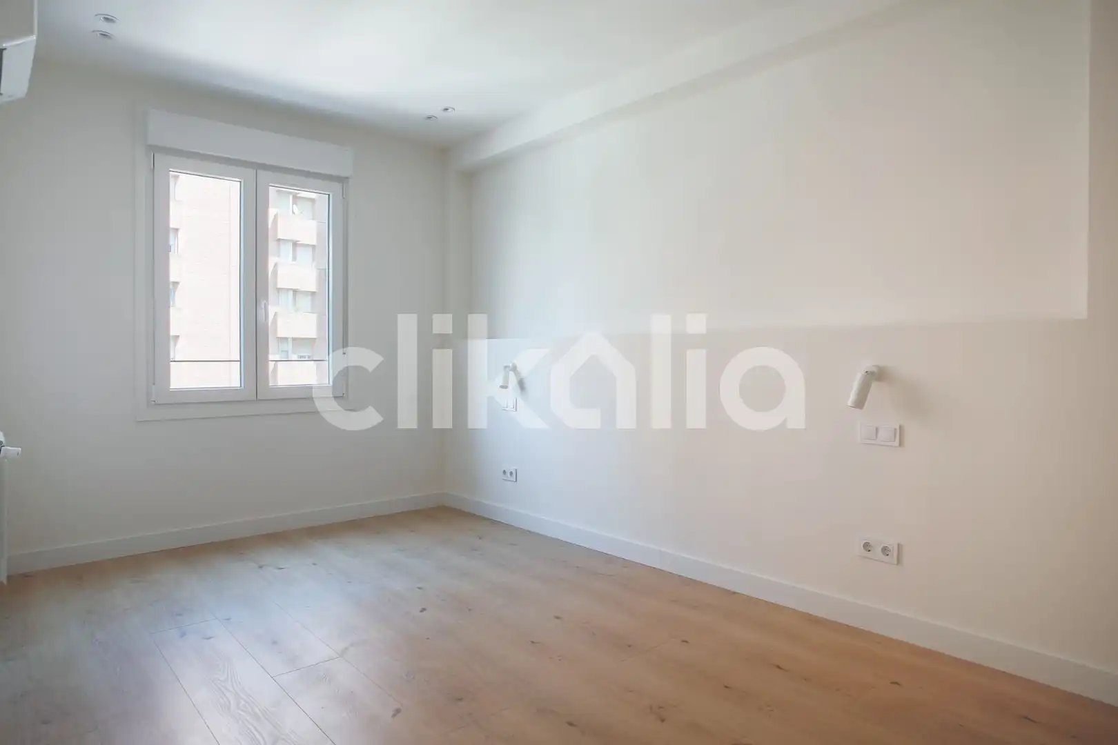 Habitación de Piso en venta en Madrid con Aire acondicionado, Calefacción y Jardín privado