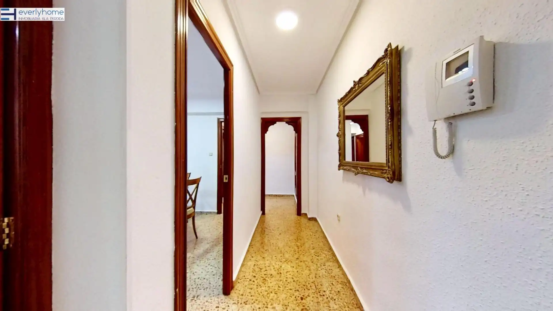Flat for sale in Valencia  with Furnished and Balcony