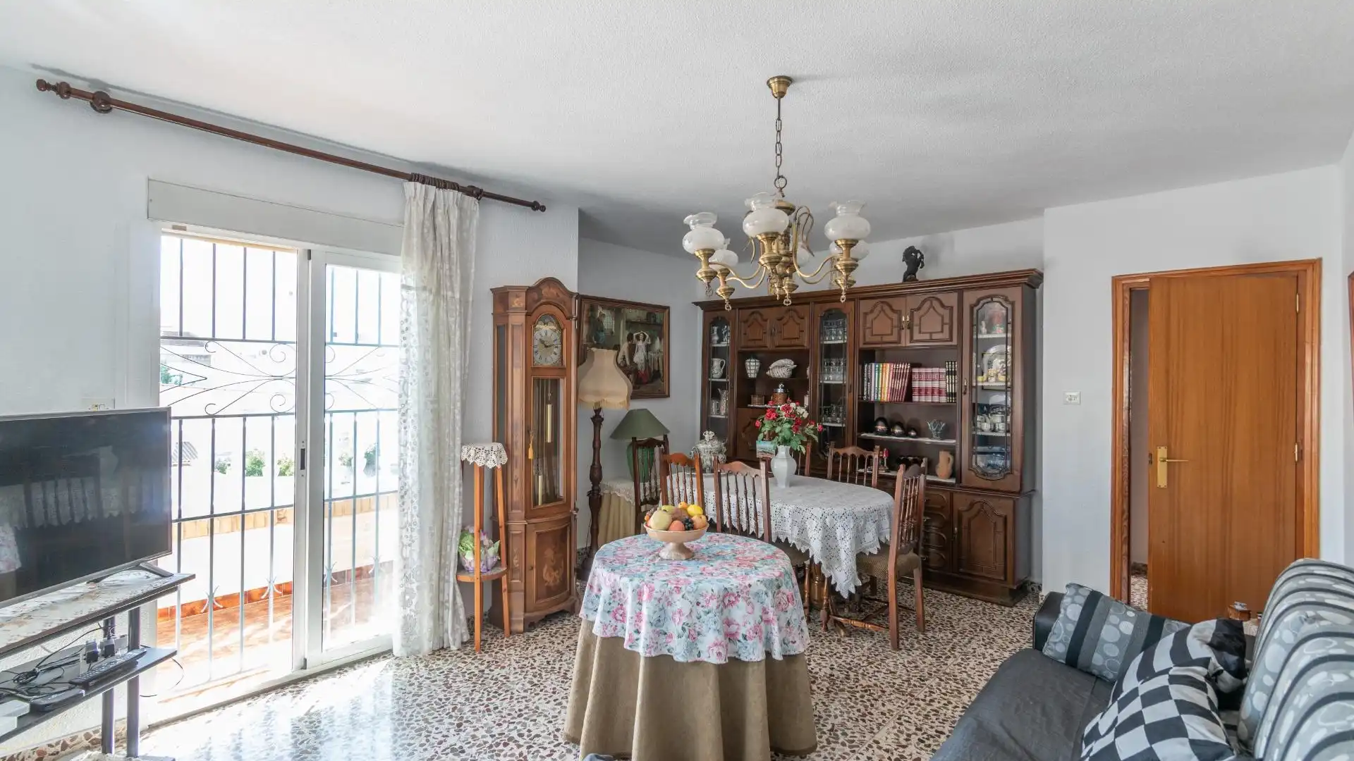 Living room of Houses for sale in Atarfe  with Air Conditioner, Terrace and Storage room