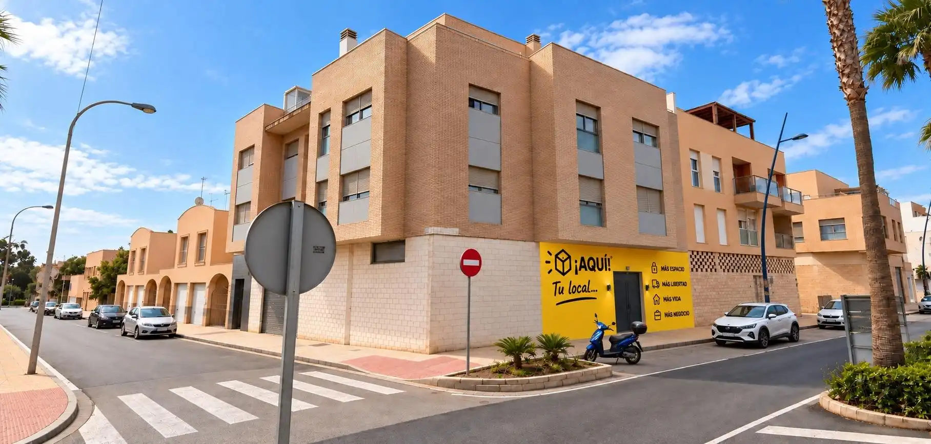 Vista exterior de Local en venda en Almería