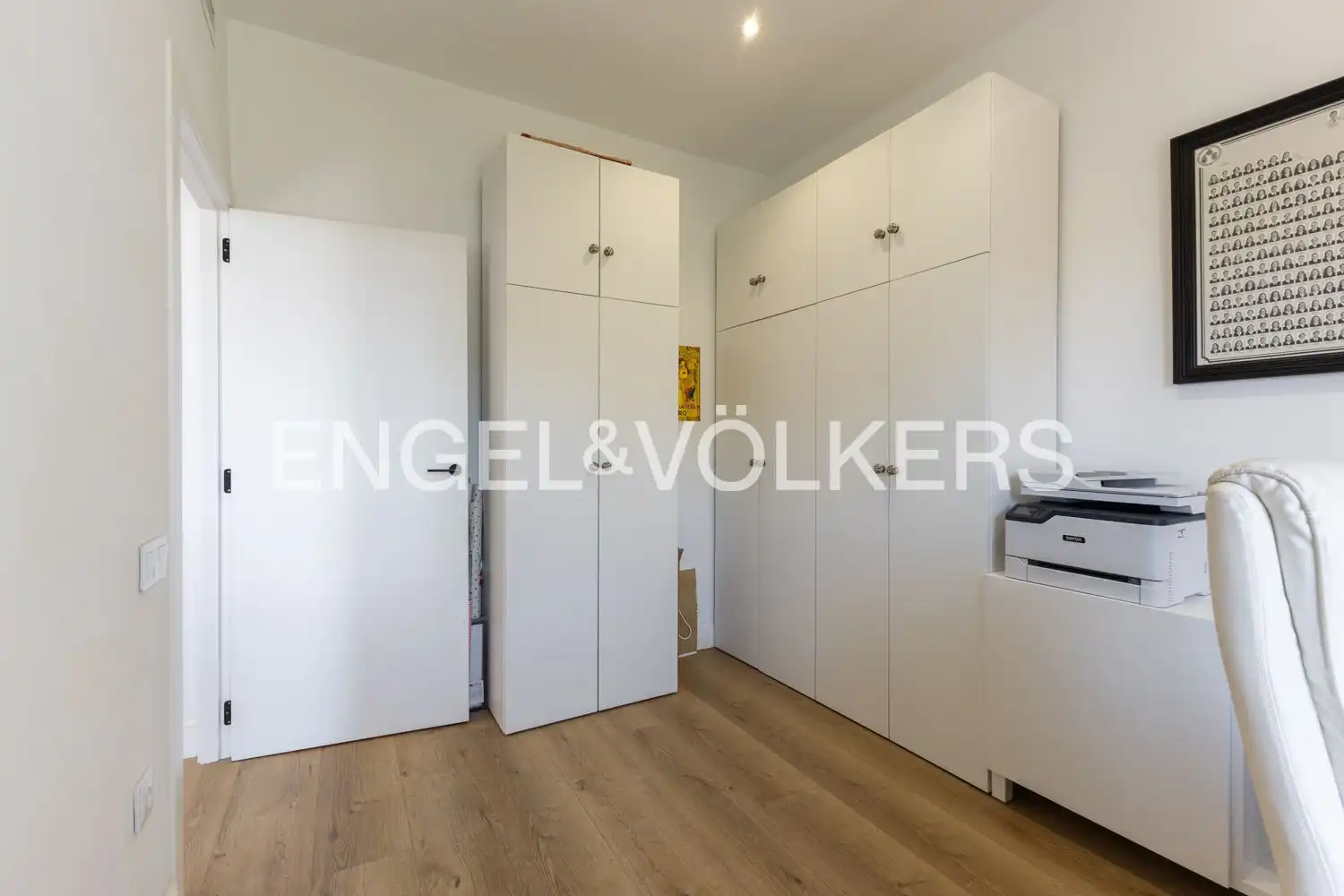 Bedroom of Flat for sale in Valencia  with Air Conditioner, Heating and Balcony